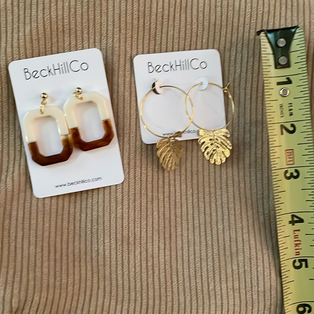 Set of two - NEW pairs of earrings